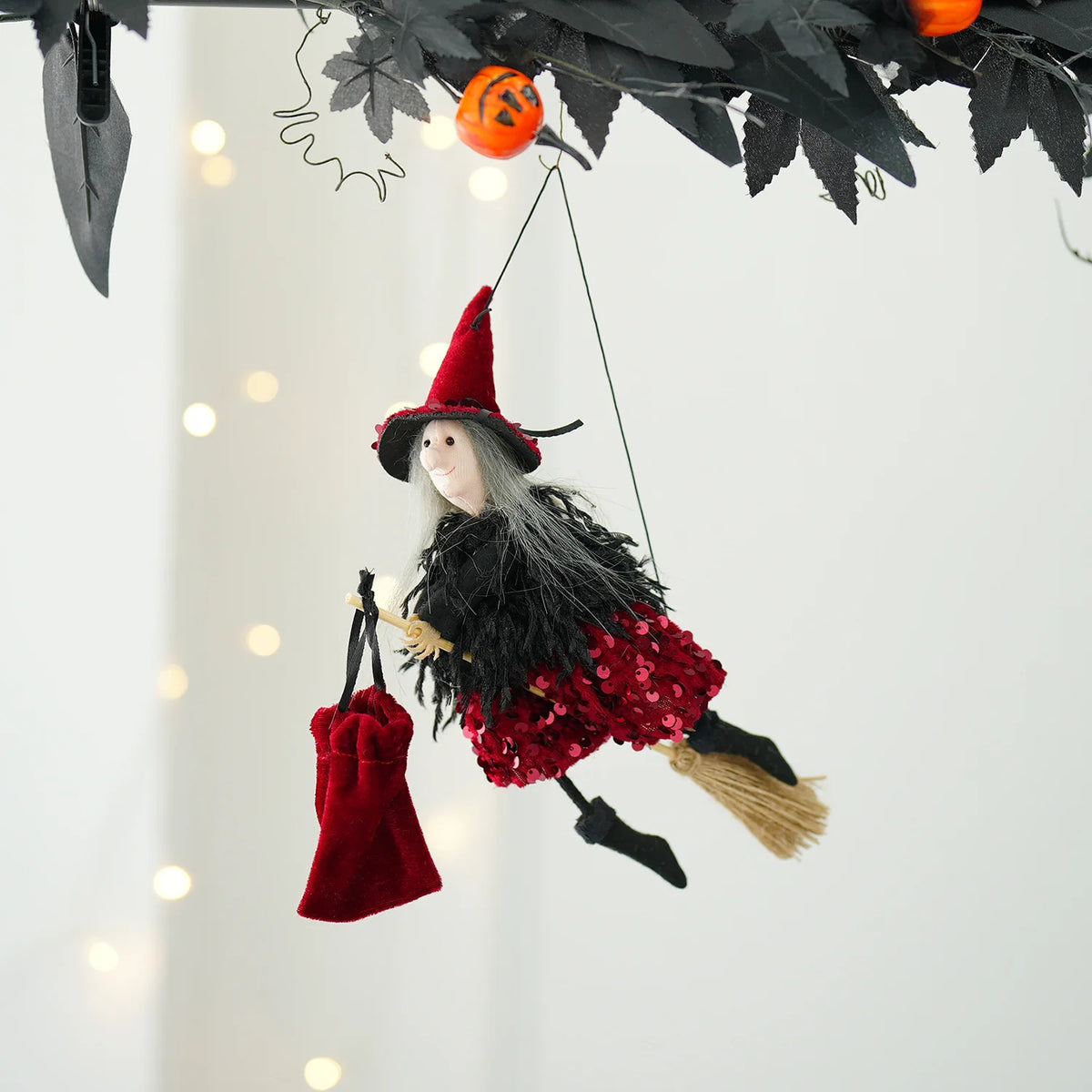 Pendentif Balai de Sorcière à Suspendre - Déco Halloween
