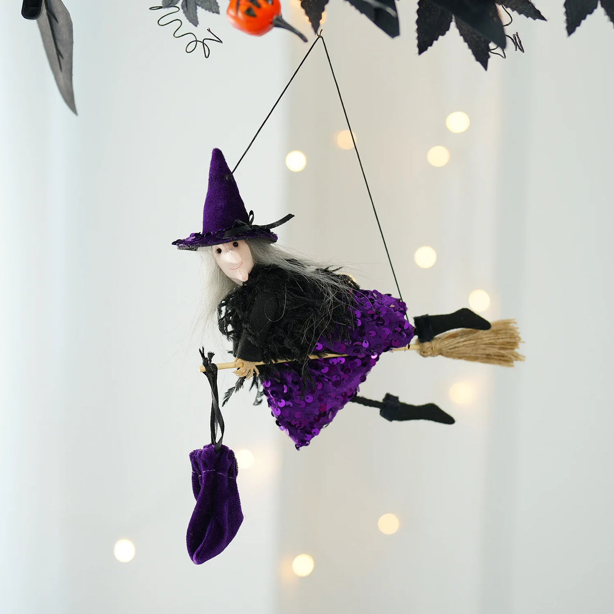 Pendentif Balai de Sorcière à Suspendre - Déco Halloween