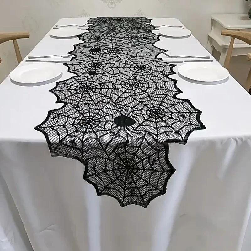 Nappe Dentelle Noire Toile d'Araignée et Squelette - Halloween