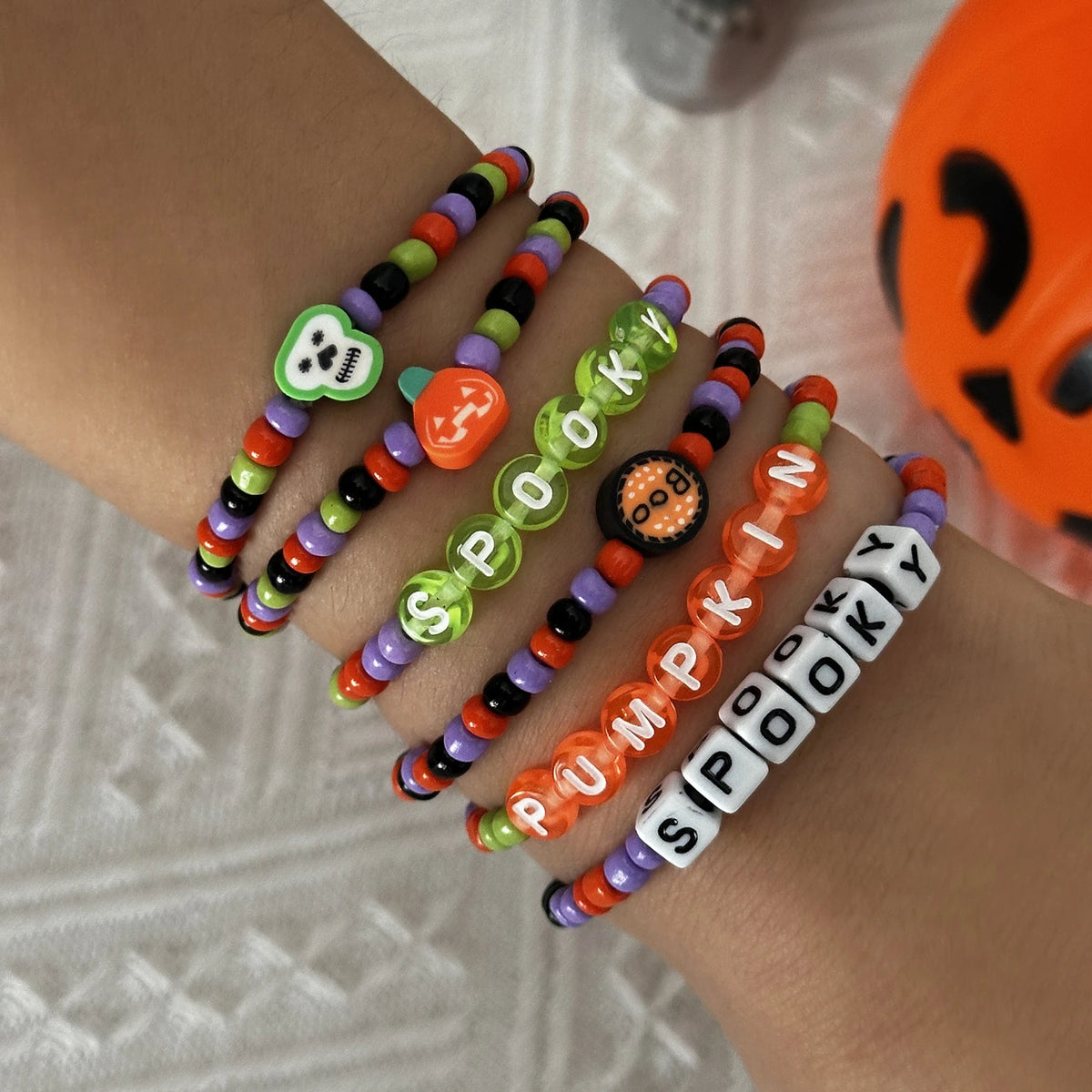 Bracelet perlé Halloween – Citrouille et fantôme